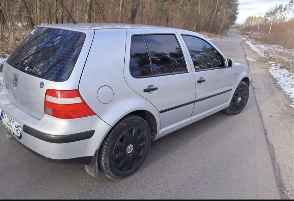 Продам      гольф             4