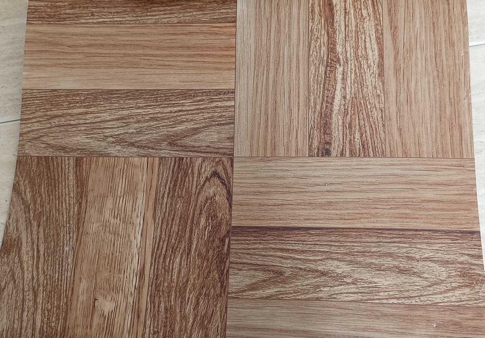 1 Rolo parede/piso autoadesivo PVC. Estampa de madeira. NOVO