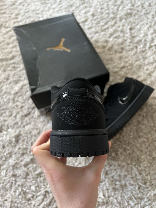 Кросівки Nike Jordan 1 Low Triple Black - 553558-056