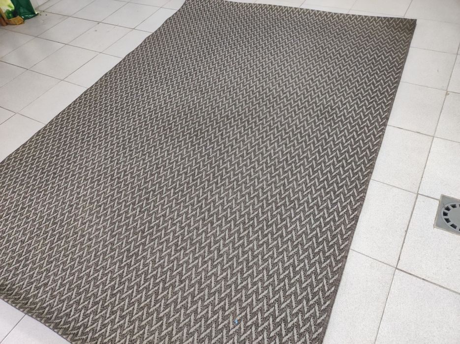 Carpete  castanho e bege