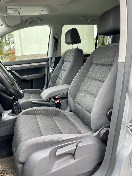 Volkswagen Touran 2.0TDI 2009 Rok