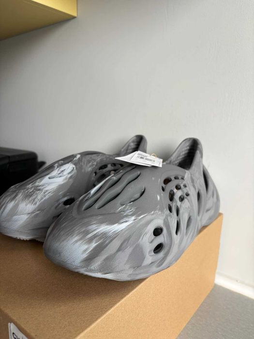 Buty Klapki Yeezy Foam Runner MX Granite 46 IE4931