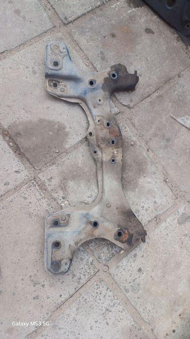 Подрамник балка Тойота королла е11 е110 е111 е10 TOYOTA COROLLA