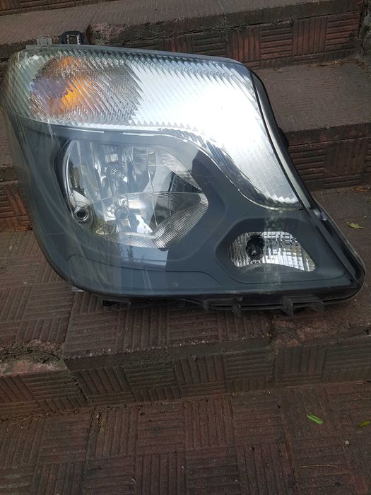 Przednia prawa lampa Mercedes sprinter 906 lift europa