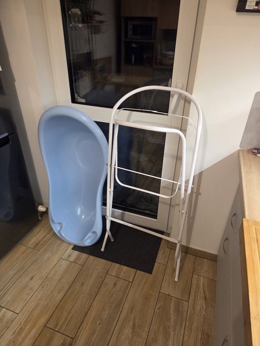 Wanienka że stelażem