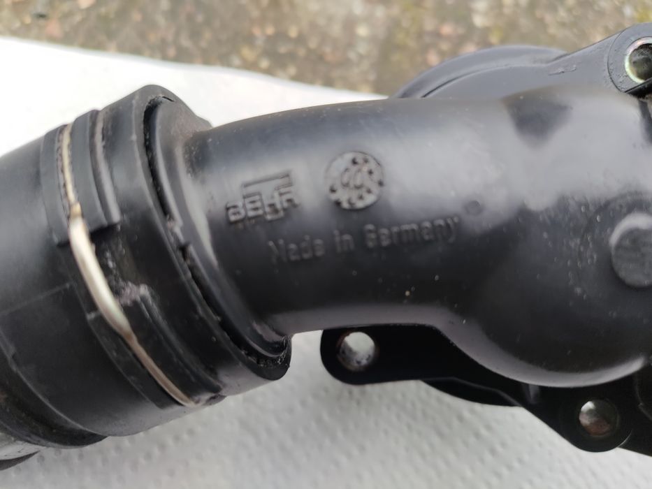 Termostat z czujnikiem i wężem BMW M54B30