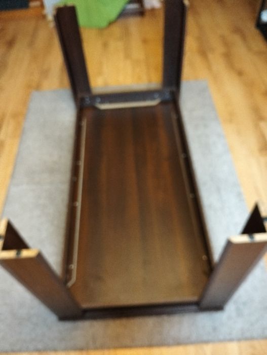 Stół do salonu lub jadalni