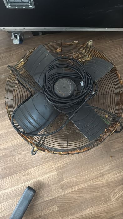Extractor trifasico com ventilação de baixo ruído