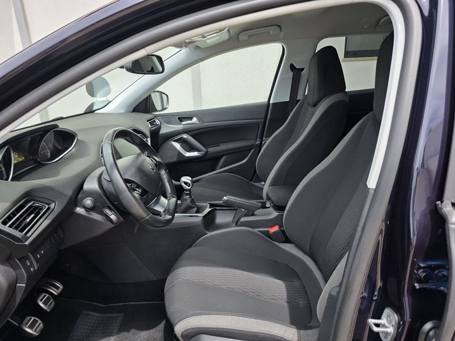 Peugeot 308 SW 1.2 PureTech Style J17