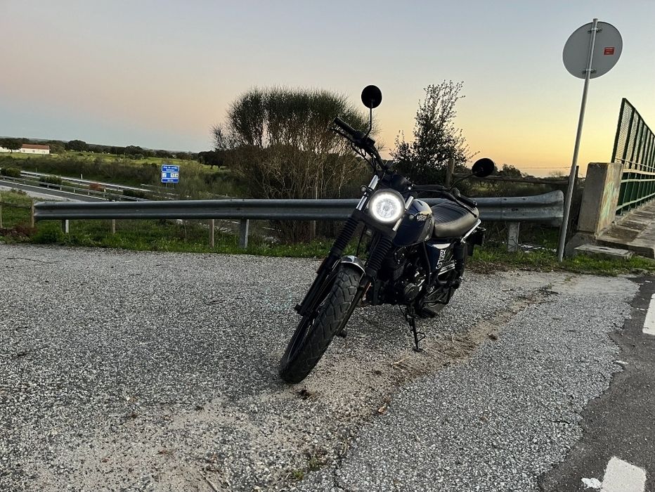 Brixton modelo  BX 125