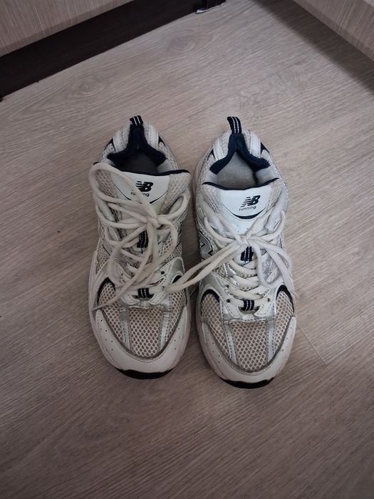 кросівки new balance