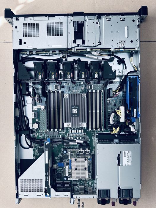 Сервер HP Proliant DL325 GEN10 SFF AMD EPYC 7261