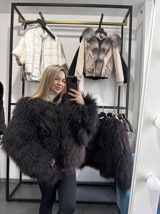 Натуральна шубка лама біла шанель і англійский комір