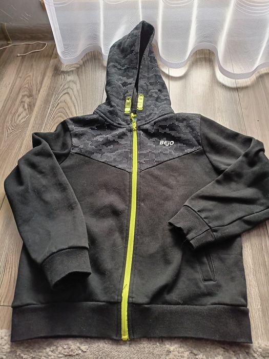 Bluza chłopięca z kapturem roz. 152