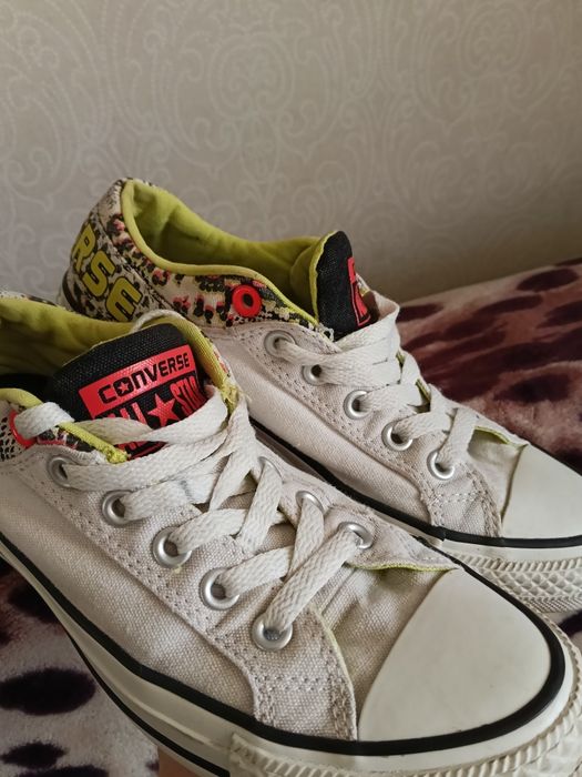 CONVERSE Chuck Taylor