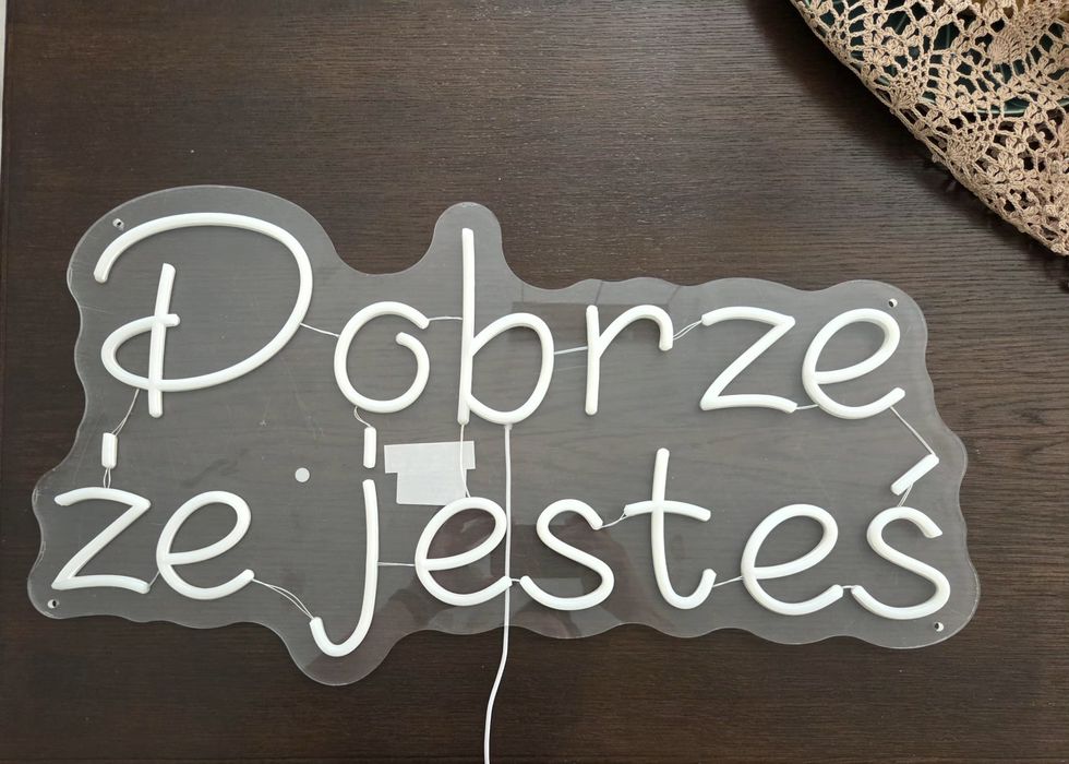 Neon "Dobrze, że jesteś"