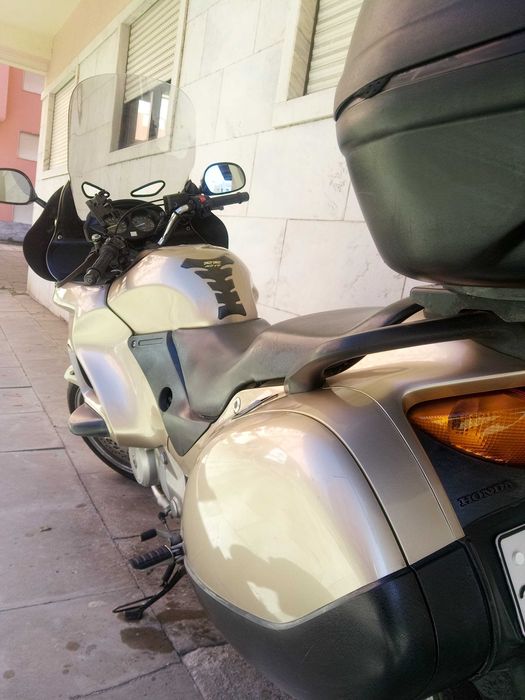 Moto Honda DEVILL 650