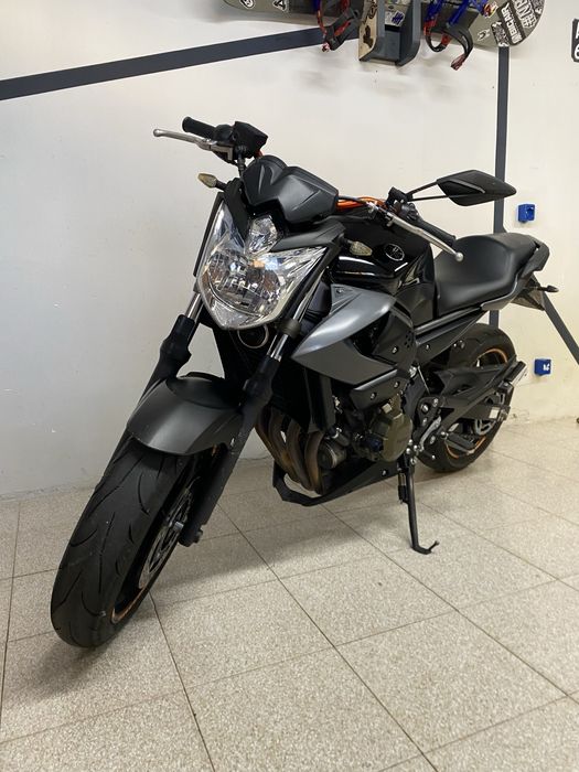 Yamaha XJ6 naked
