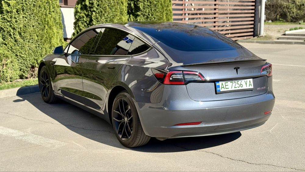 Продам Tesla Model 3