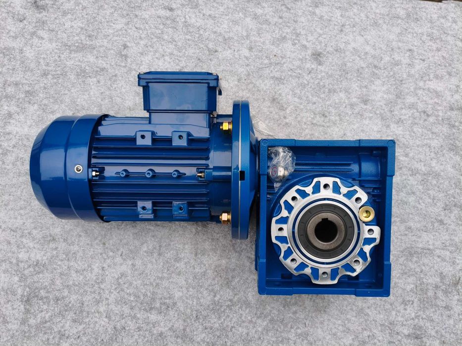 Silnik elektryczny 0,75kw łapowy kołnierzowy