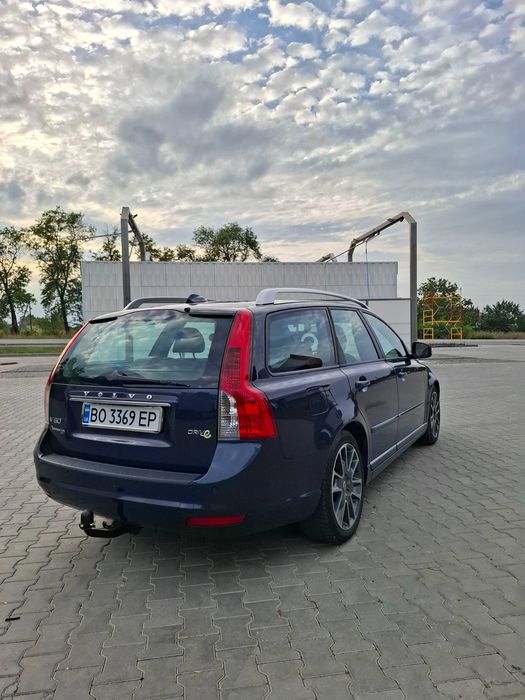 Продам Volvo v50 2012