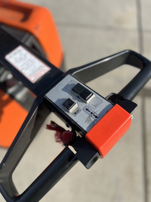 Toyota PP13 – wózek paletowy elektryczny | sprawny