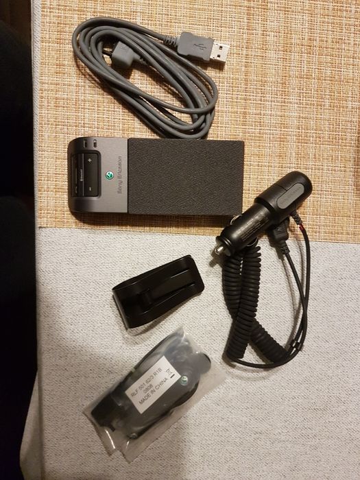Zestaw akcesoriów Sony Ericsson,  zestaw głośnomówiący HCB-105