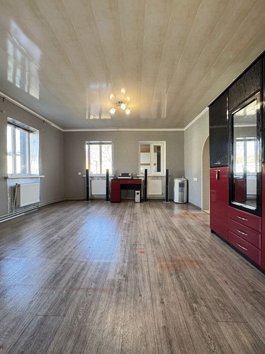 Будинок з виходом до річки