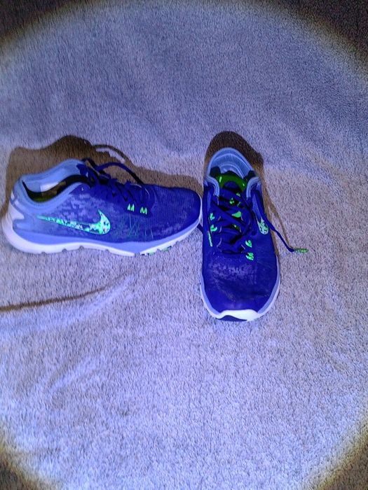 Женские беговые кроссовки Naik  flex supreme TR4 39 размер.