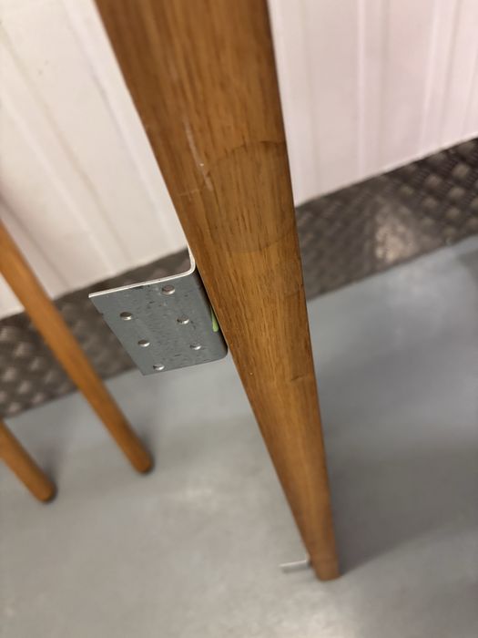 Konsola / biurko Bellbazaar – lite drewno, styl skandynawski