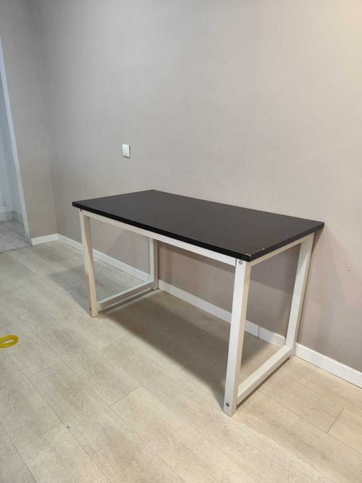 Mesa secretária - Preta