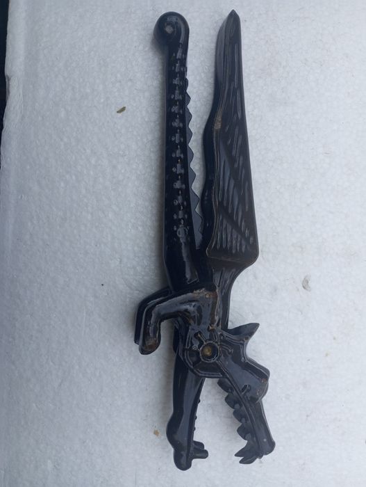 Dziadek do orzechów , stary żeliwny - 21 cm