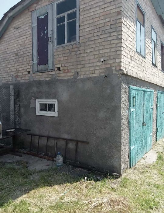 Будинок під Києвом