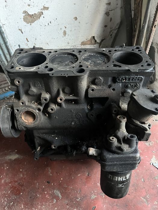 Блок цилиндров VOLKSWAGEN Transporter T4 1,9 TDI/D