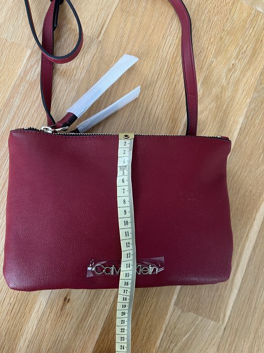 Torebka bordowa Calvin Klein listonoszka na ramię