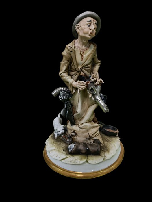 Фарфоровая статуэтка Каподимонте