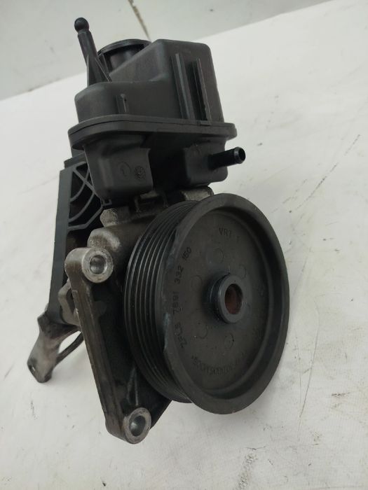 Bomba de direção MERCEDES-BENZ Classe C Carrinha (S204)