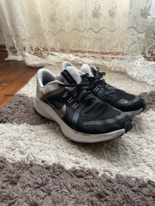 кросівки Nike quest 4