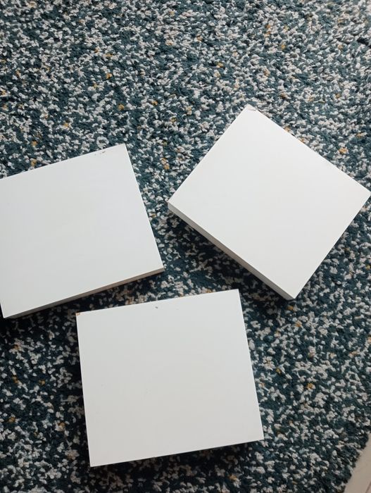 Półeczki Ikea kwadraty