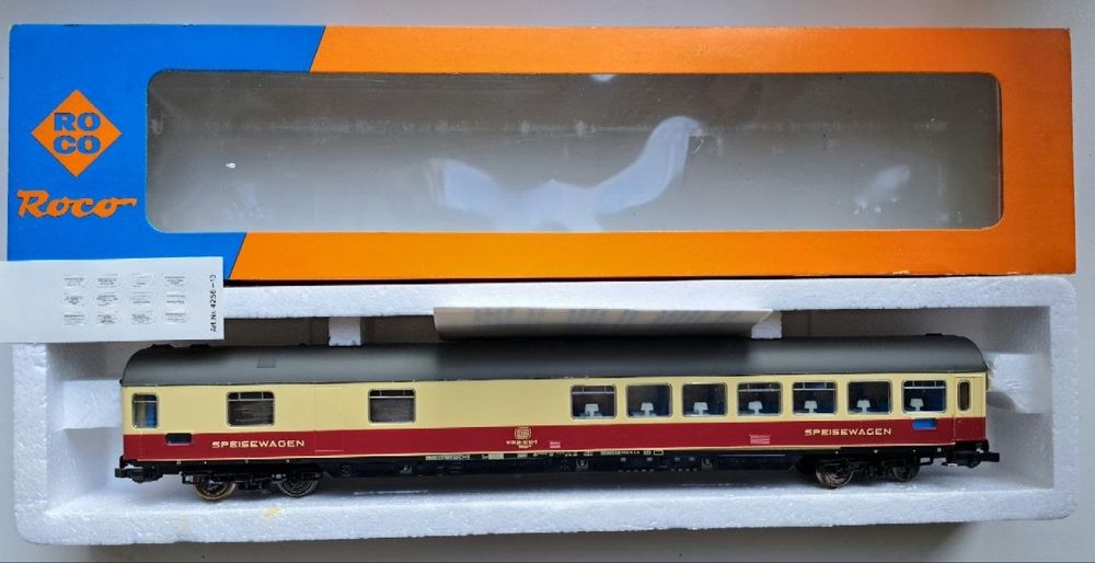 Пасажирські, товарні вагони, цистерни Roco HO 1:87