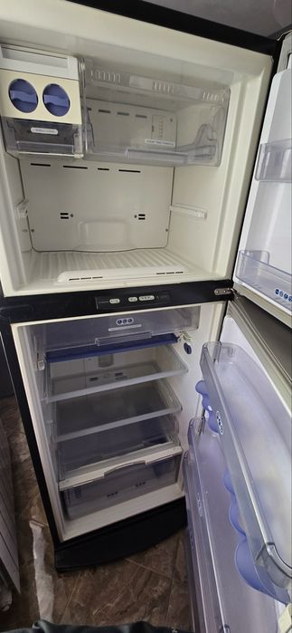 Продам свой холодильник Whirlpool ARC4170IX нержавейка