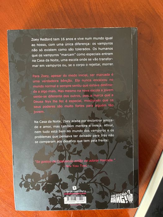 Livros “Marcada” e Traída” - P.C. Cast e Kristin Cast