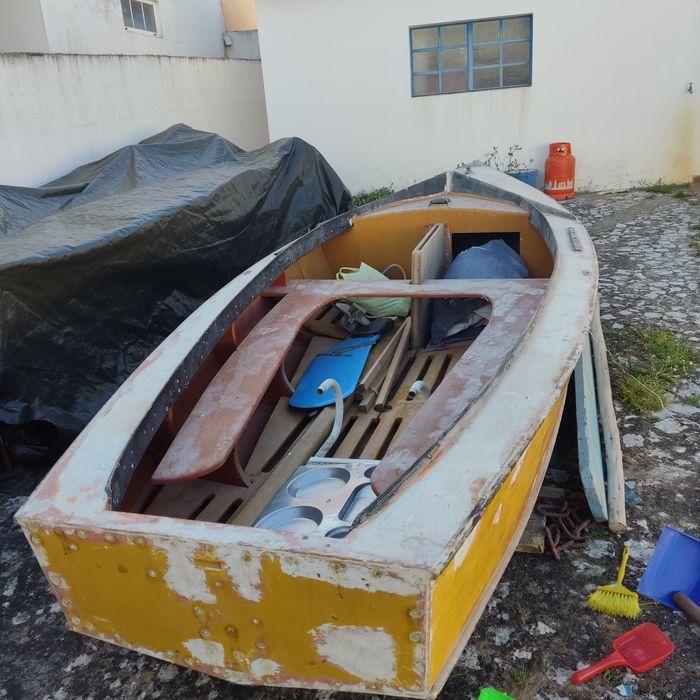 Barco em madeira