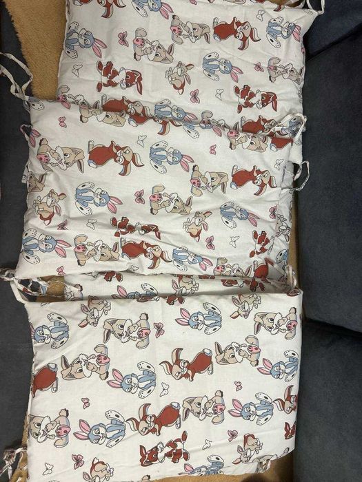 Бортики на кровать . Захист на кроватку