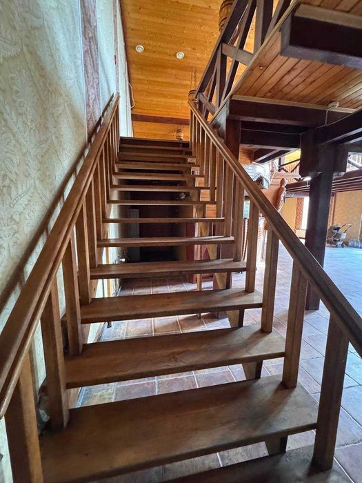 Продається колишній готельно-ресторанний комплекс с. Реваківці