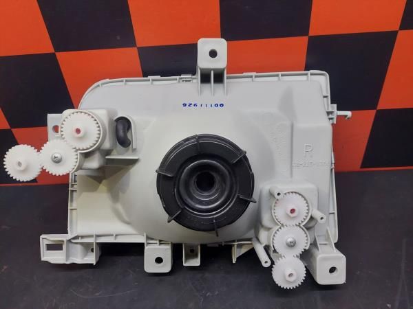 Ótica / farol direita NISSAN Cabstar E Chassis (TL_, VL_)