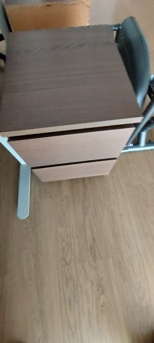 1 (ou duas) cómoda(s) marrom do Ikea
