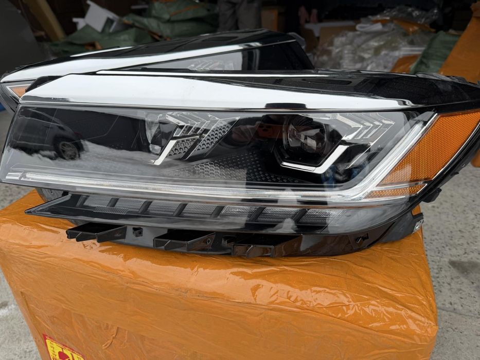 Фари Volkswagen Passat B9 2020-2024 рік права та ліва