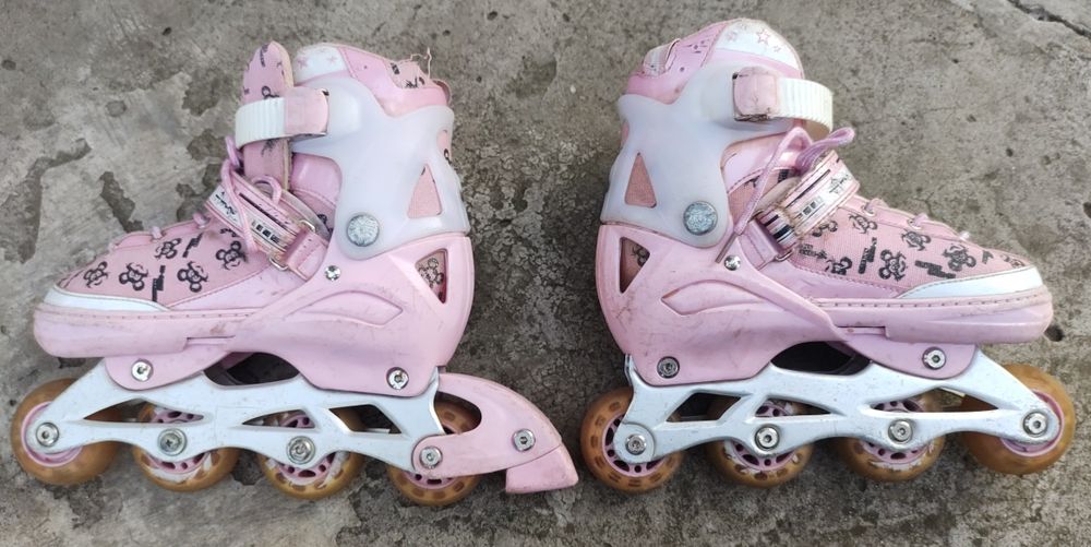 Ковзани роликові. Коньки роликовые