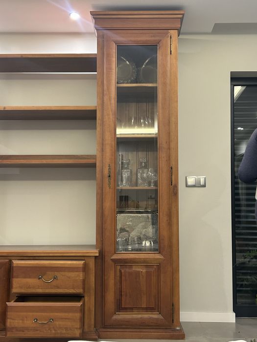 Movel de sala, cristaleira com estante- cerejeira